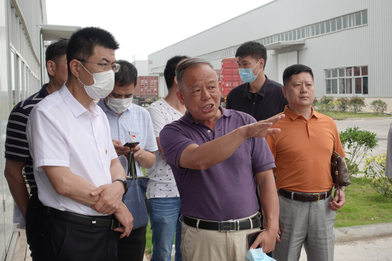 福建省工信厅副厅长陈传芳一行辅导 莅临4008云顶集团新资料科技工业园参观调研